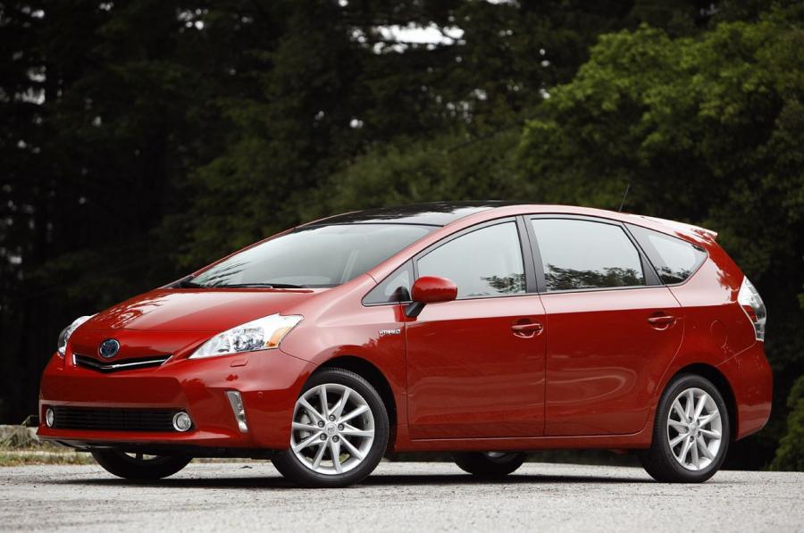  Toyota Prius V 2011 года  (фото 193 из 208)